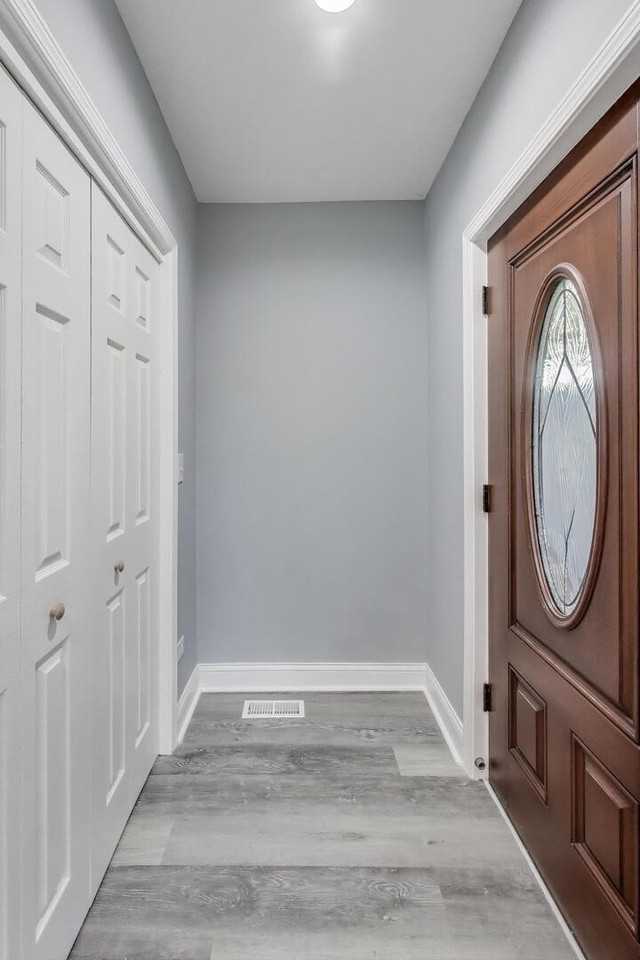 1612 W Erie St - Photo 3 of 33