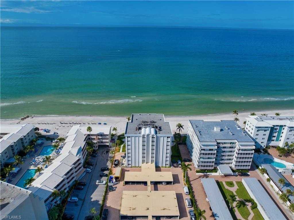 1919 Gulf Shore Blvd N #302
