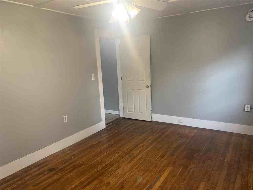 12 Broad St - Photo 3 of 20