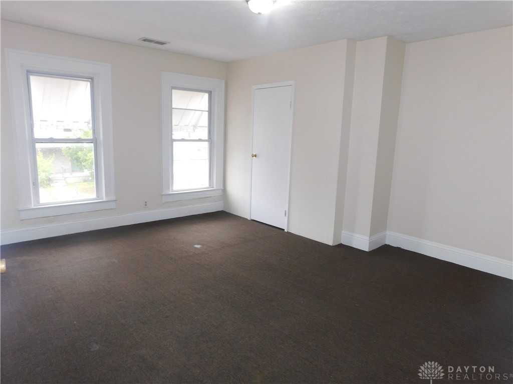 302 N Western Ave - Photo 6 of 13