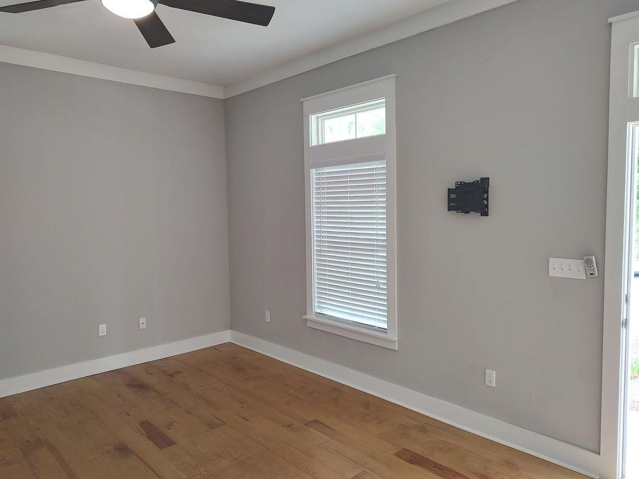 3553 Esplanade Way ## 1 - Photo 4 of 8