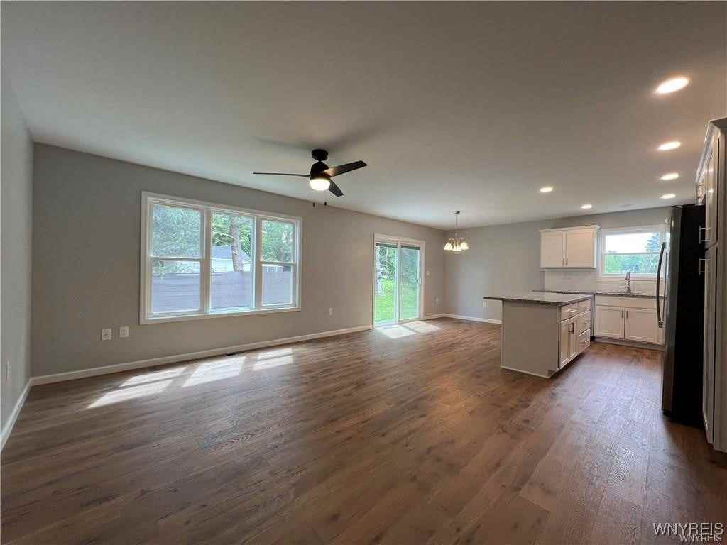 1589 Center Rd - Photo 4 of 35