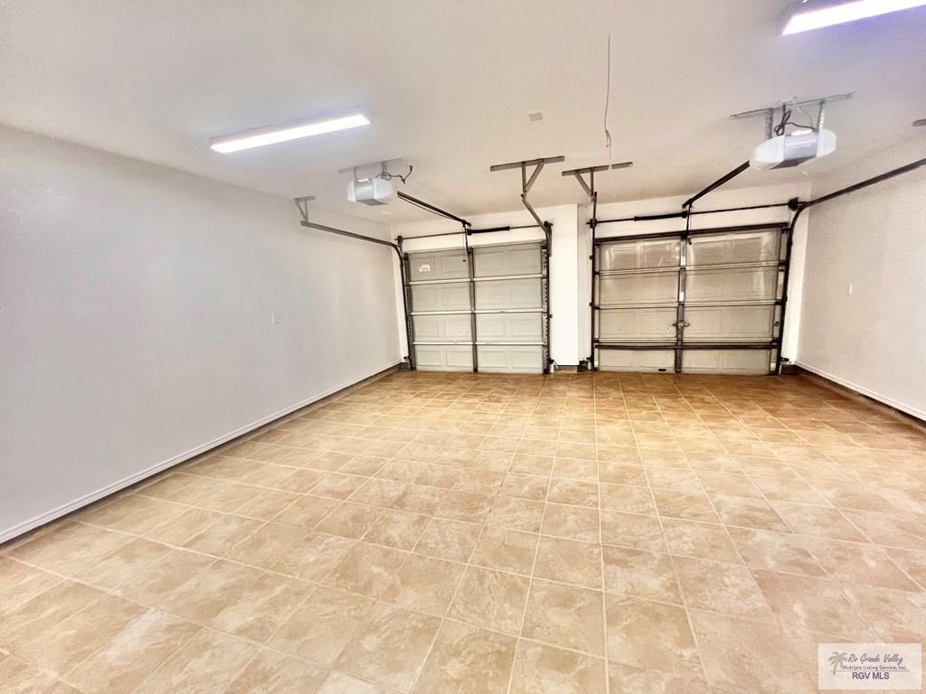 560 Geraldine Lane - Photo 5 of 44