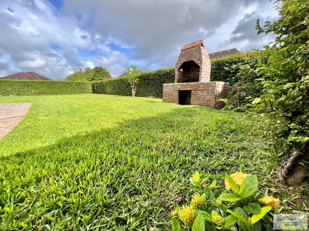 560 Geraldine Lane - Photo 7 of 44