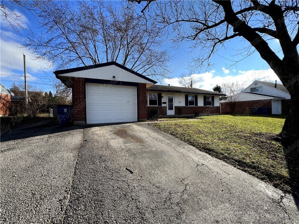 7650 Remmick Ln - Photo 2 of 31