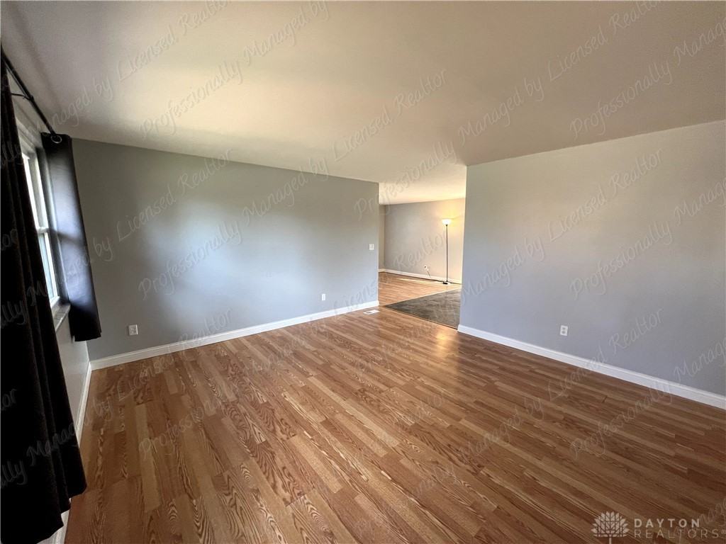 7650 Remmick Ln - Photo 3 of 31