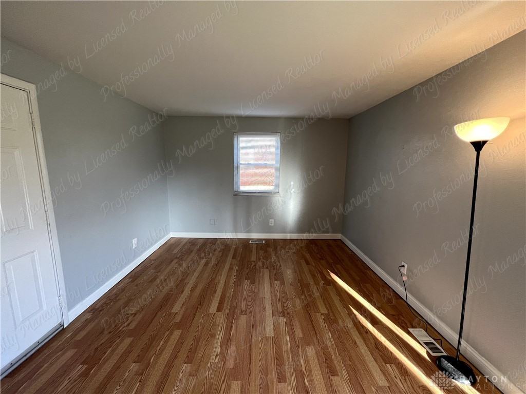 7650 Remmick Ln - Photo 7 of 31