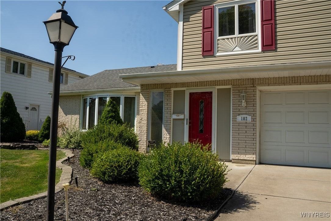 102 Brooklane Dr - Photo 2 of 48