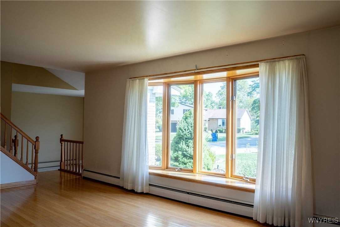 102 Brooklane Dr - Photo 4 of 48