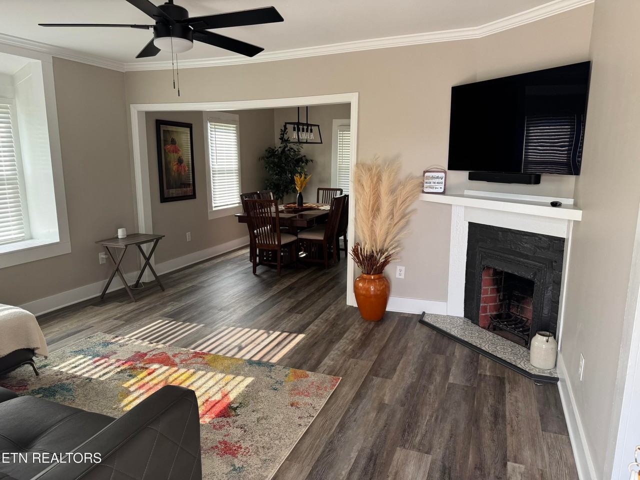 209 W Cumberland St - Photo 2 of 18