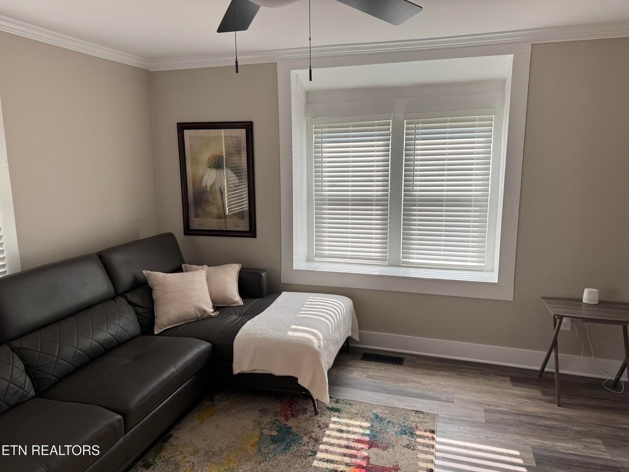 209 W Cumberland St - Photo 4 of 18