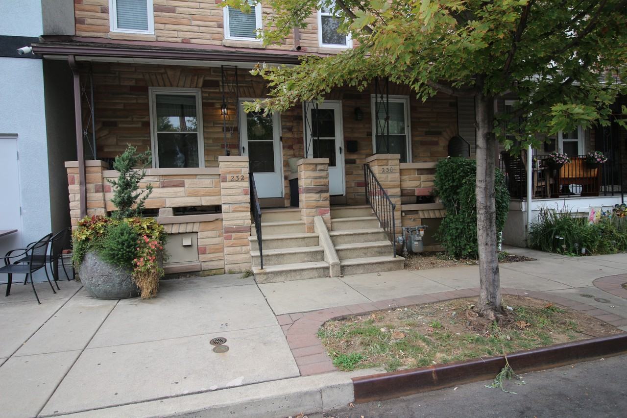 230 S 3rd Ave - Photo 2 of 20