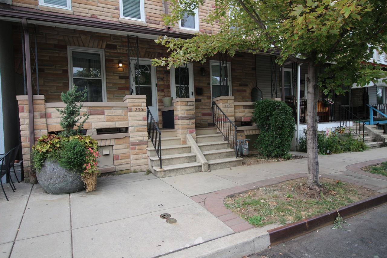 230 S 3rd Ave - Photo 3 of 20