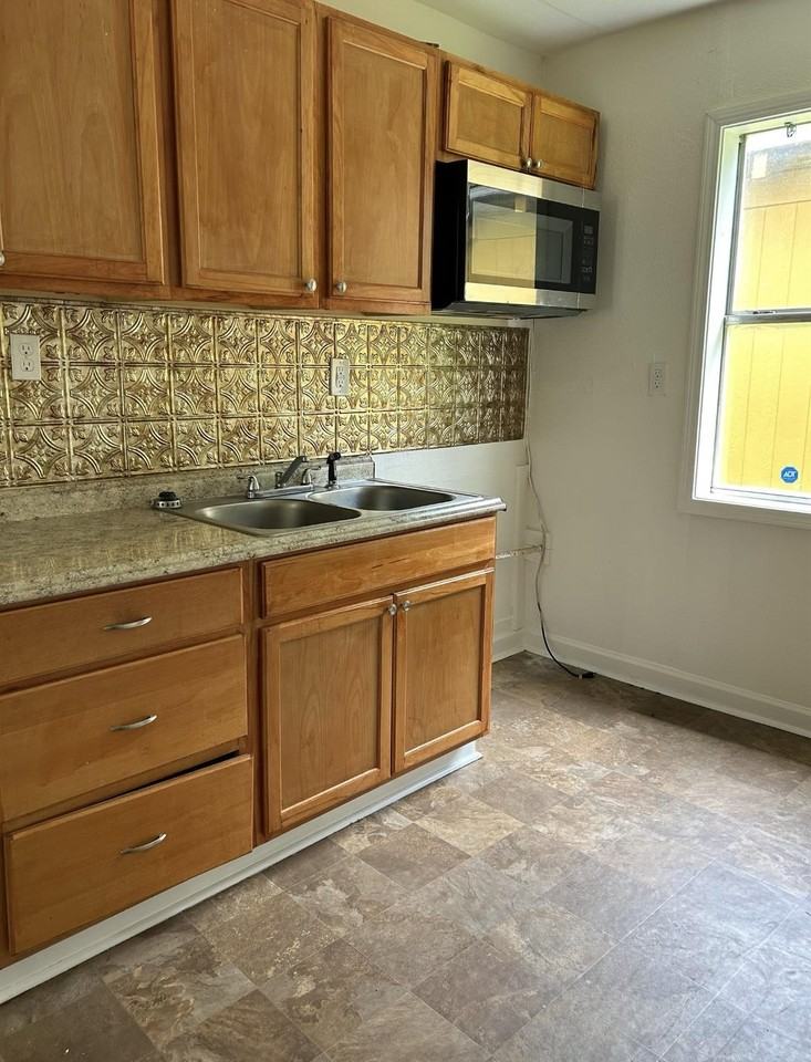 1397 Michigan St - Photo 2 of 6