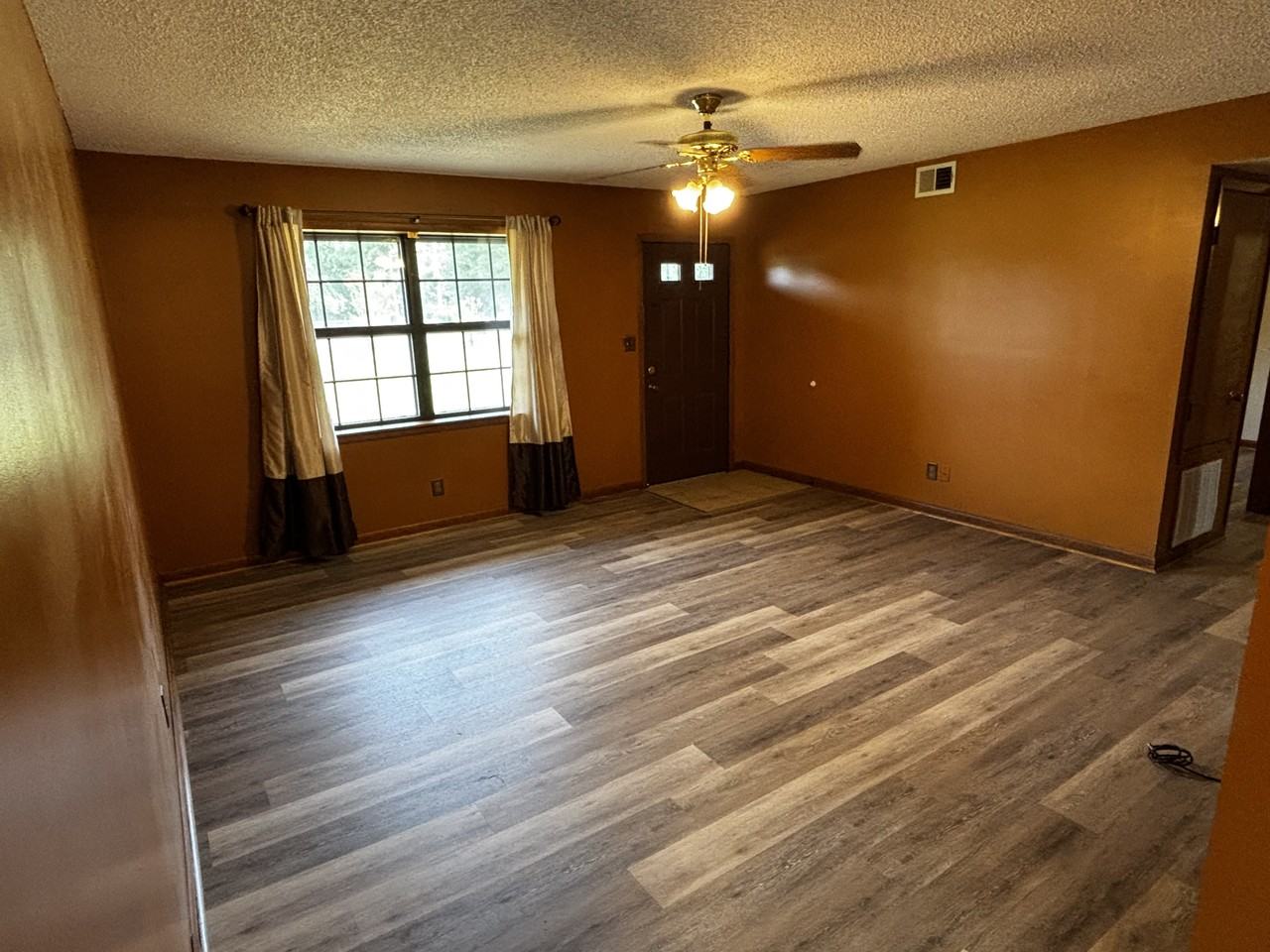 6 Treva Ln - Photo 3 of 13