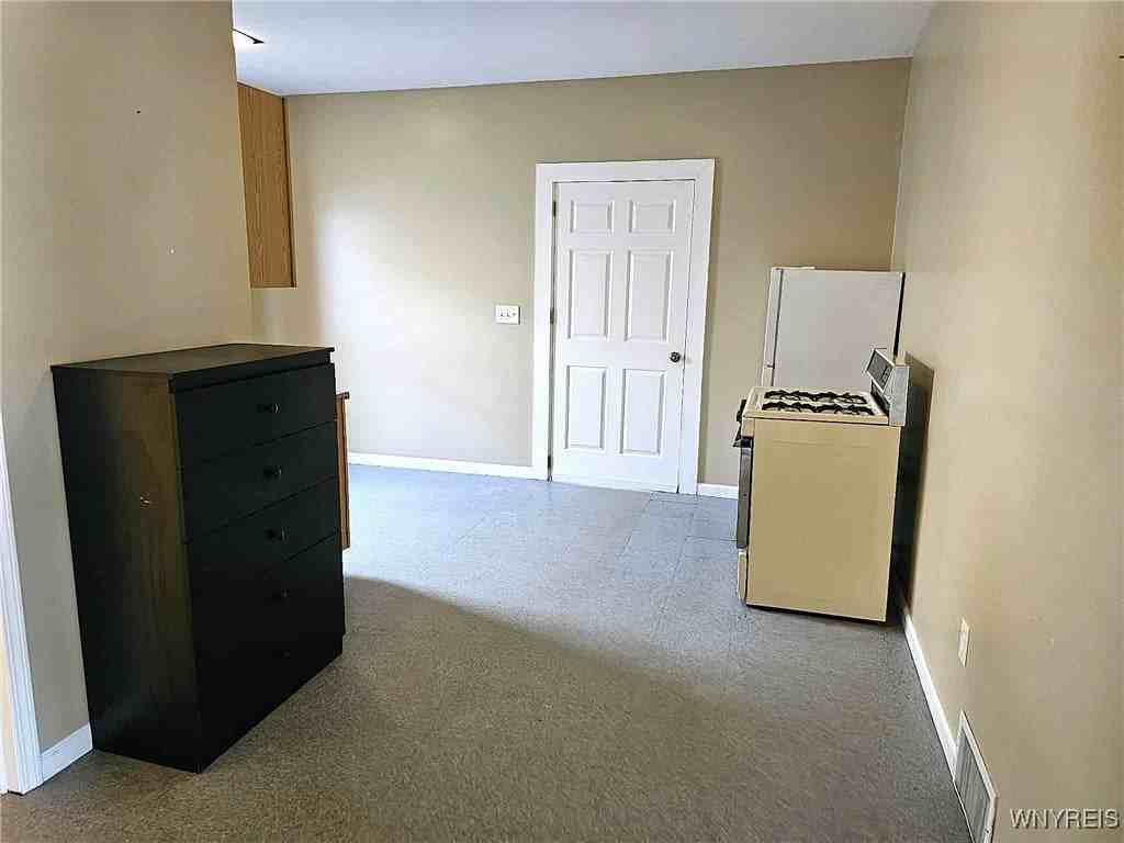 1704 Abbott Rd - Photo 5 of 15