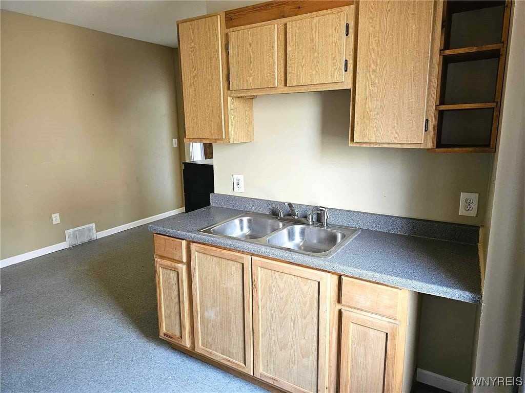 1704 Abbott Rd - Photo 6 of 15