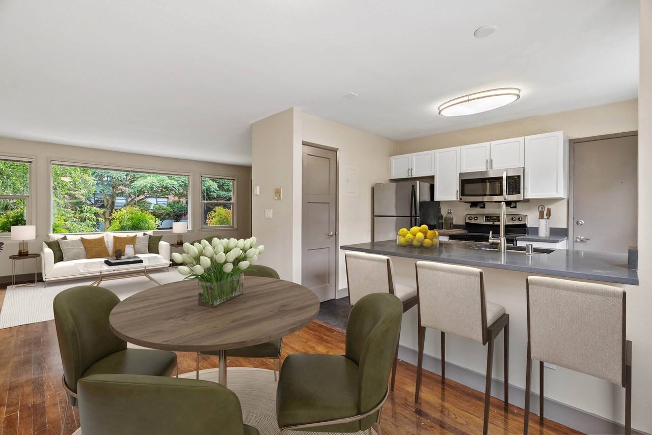 Cadence - Photo 2 of 50