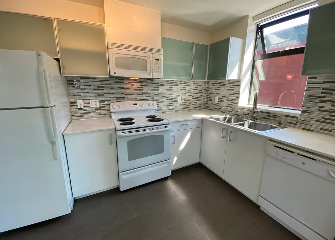 66 West Cordova Street #602 - Photo 7 of 13