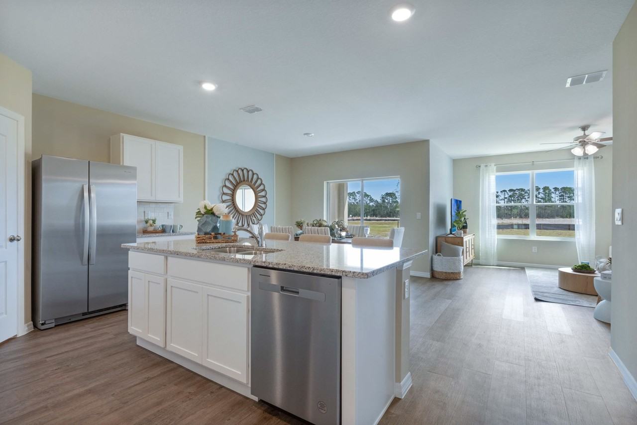 Champions Quarters - Photo 3 of 27