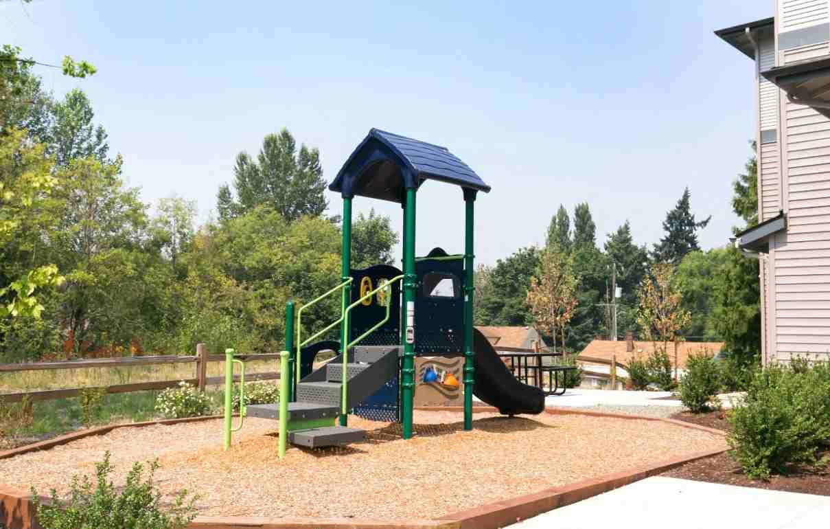 Taylor Creek Apartments - Photo 6 of 24