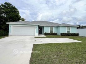 1021 Se Airoso Blvd - Photo 1 of 1