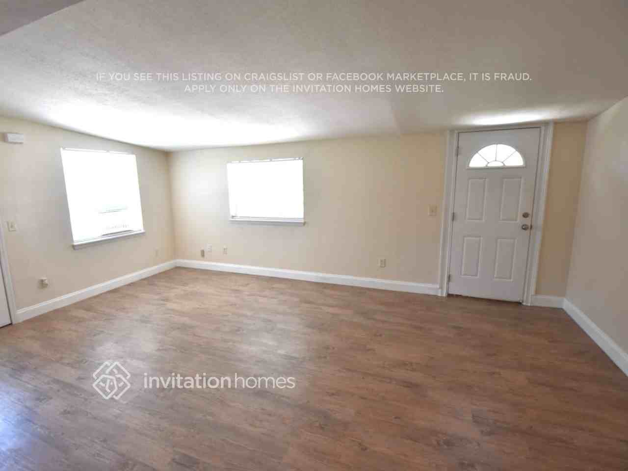 446 Clemson Dr - Photo 3 of 10