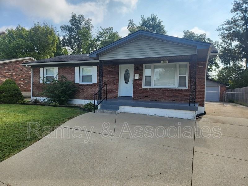 10111 Normie Ln - Photo 2 of 32