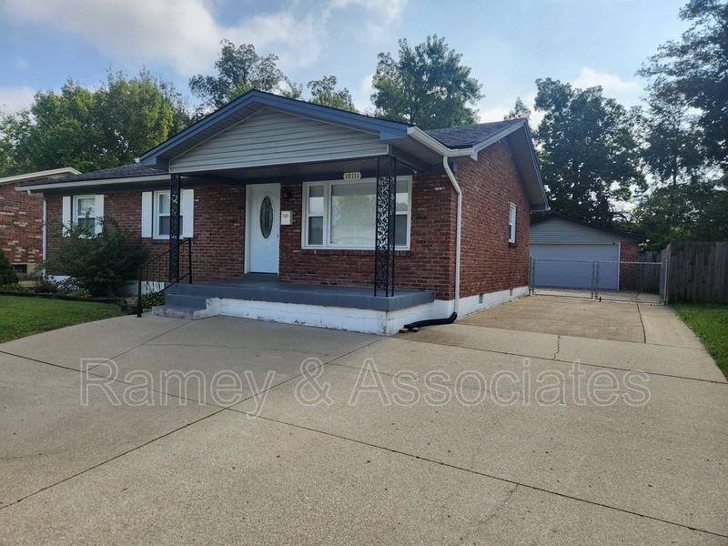 10111 Normie Ln - Photo 3 of 32