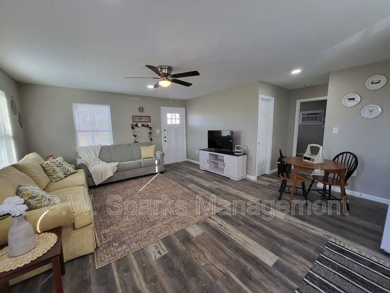 1901 E Hwy #10 - Photo 4 of 14