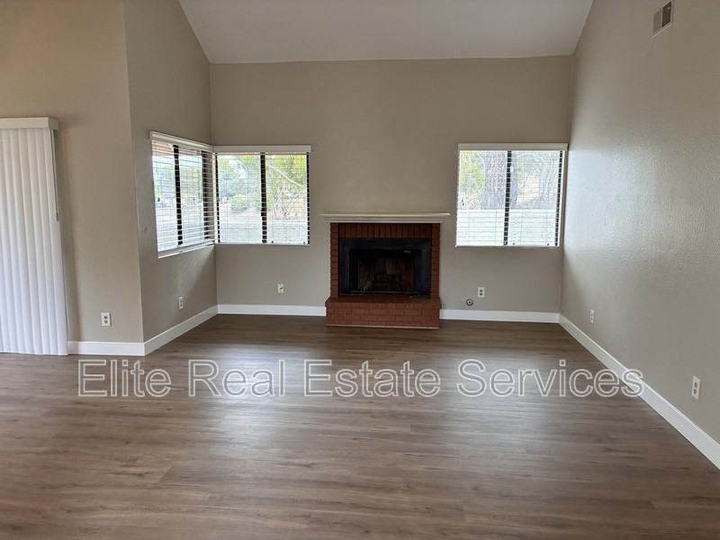 4582 Villas Dr - Photo 2 of 20