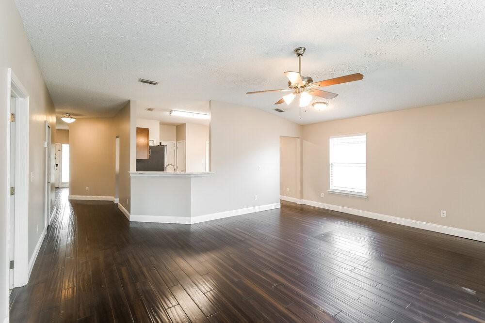 9159 Upstream Ct - Photo 5 of 16