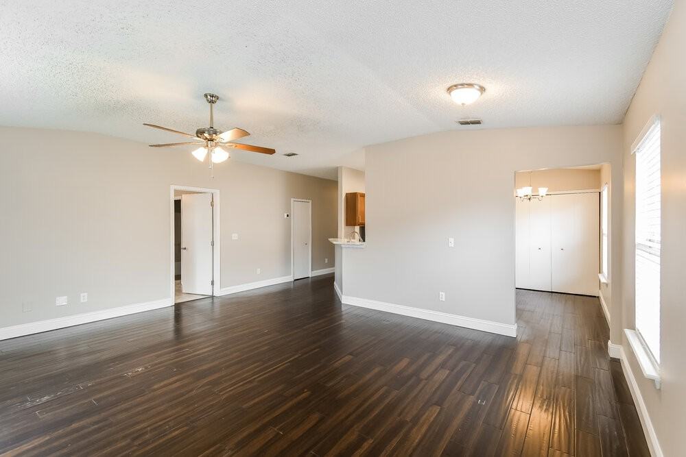 9159 Upstream Ct - Photo 6 of 16