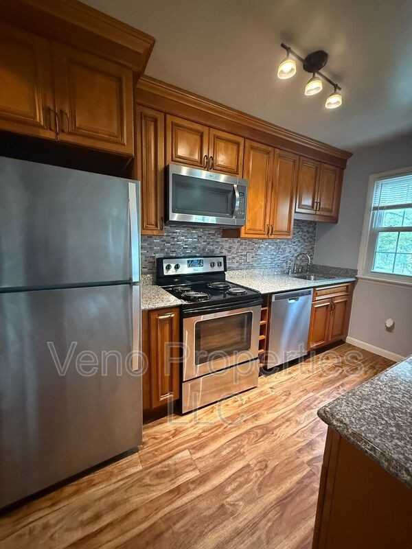 30 Limerick Dr - Photo 2 of 10