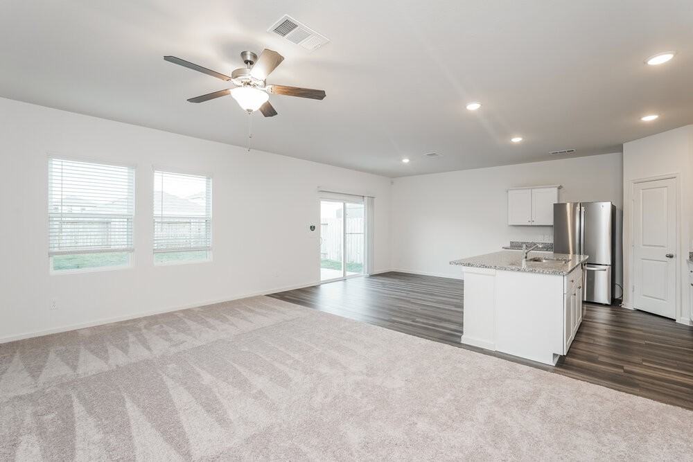 6064 Majestic Creek Trl - Photo 5 of 17