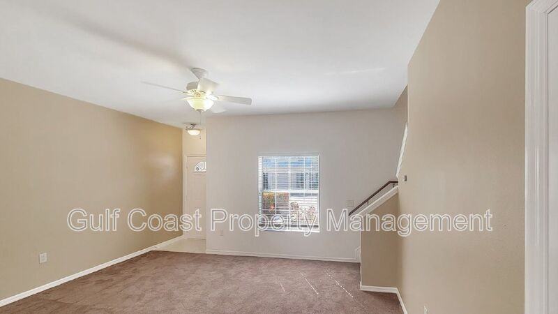 7623 Plantation Cir - Photo 2 of 19