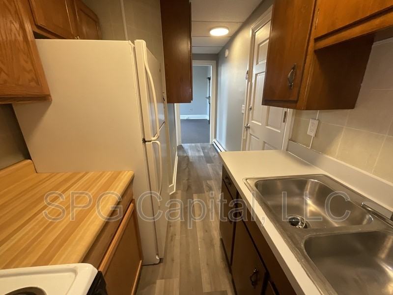 2 E King St - Photo 2 of 7