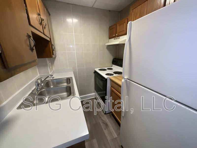 2 E King St - Photo 3 of 7