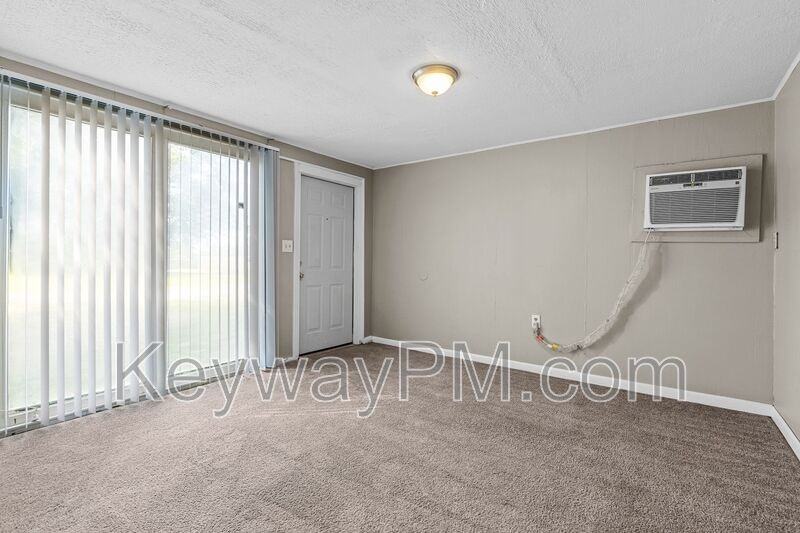 116 Argyle Ave #B - Photo 5 of 16