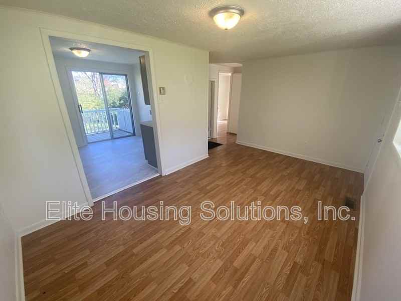 860 Church St - Photo 5 of 13