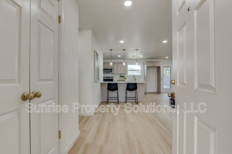 1309 Nw 106th St - Photo 2 of 18