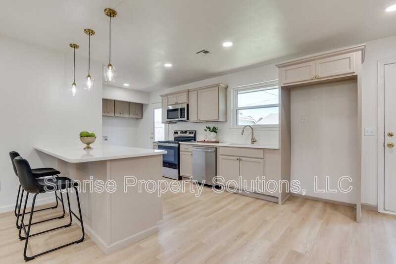 1309 Nw 106th St - Photo 7 of 18