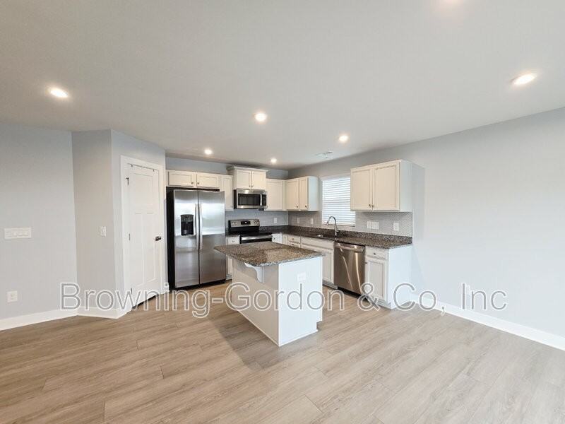 2809 Thornton Grove Blvd - Photo 2 of 18