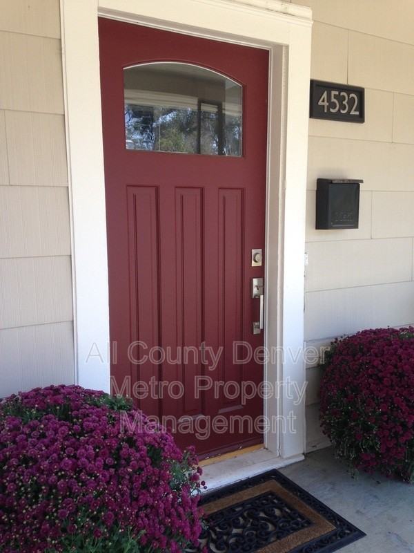 4532 Eliot St - Photo 4 of 18