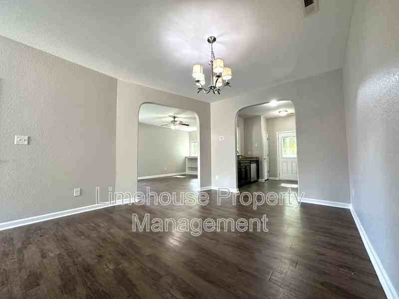 1909 Chesapeake Dr - Photo 3 of 22