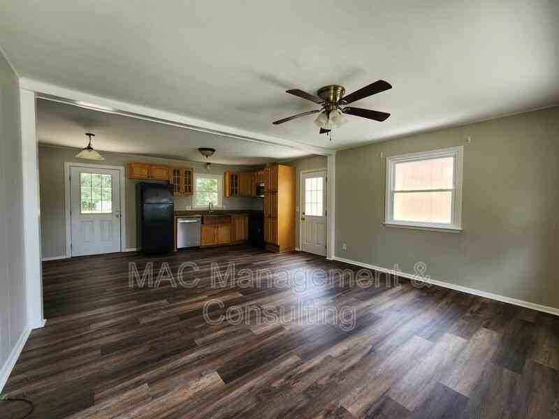 970 Bill Smith Rd - Photo 2 of 12