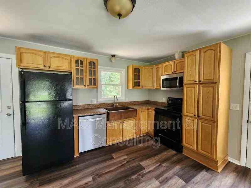 970 Bill Smith Rd - Photo 3 of 12