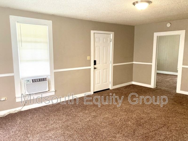 214 W South St - Photo 4 of 13