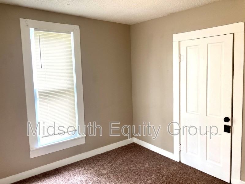 214 W South St - Photo 6 of 13