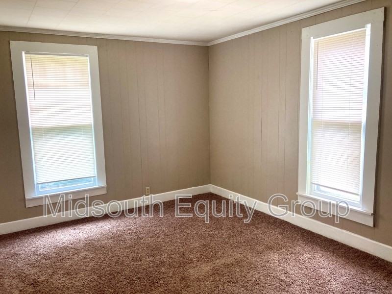 214 W South St - Photo 7 of 13